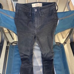 black holister jeans